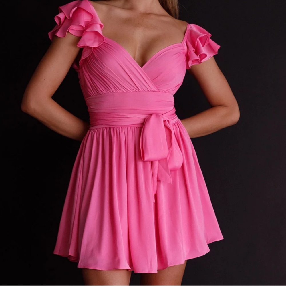 LOLA RUFFLE SHOULDER RUCHED DRESS HOT PINK